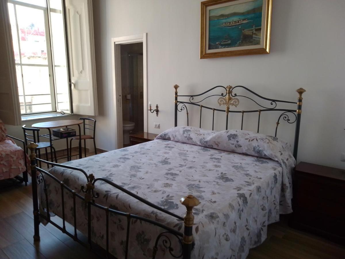 B&B Palazzo Sersale Napoli 외부 사진