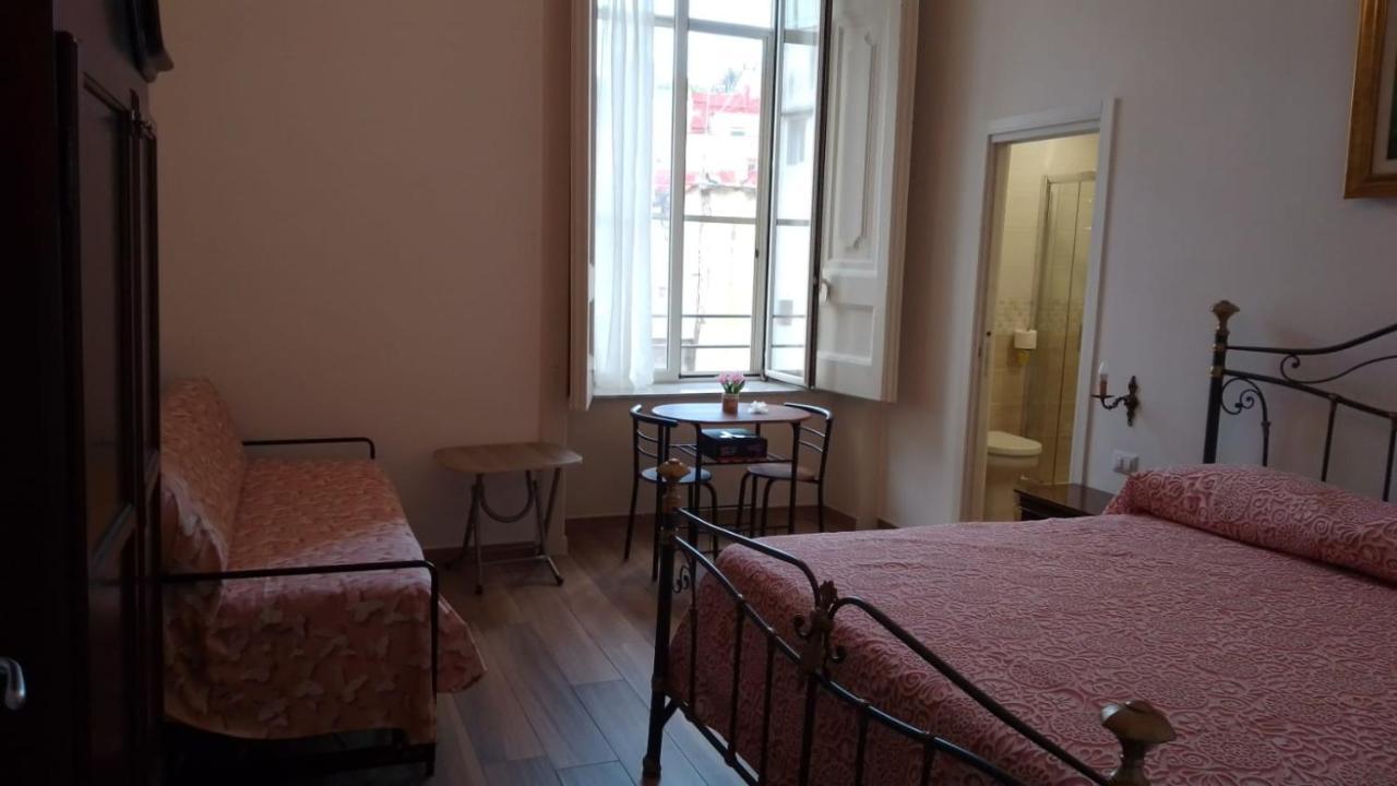 B&B Palazzo Sersale Napoli 외부 사진