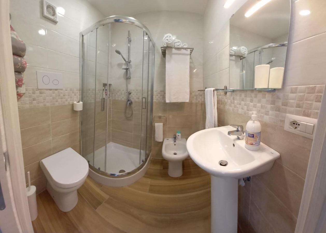 B&B Palazzo Sersale Napoli 외부 사진