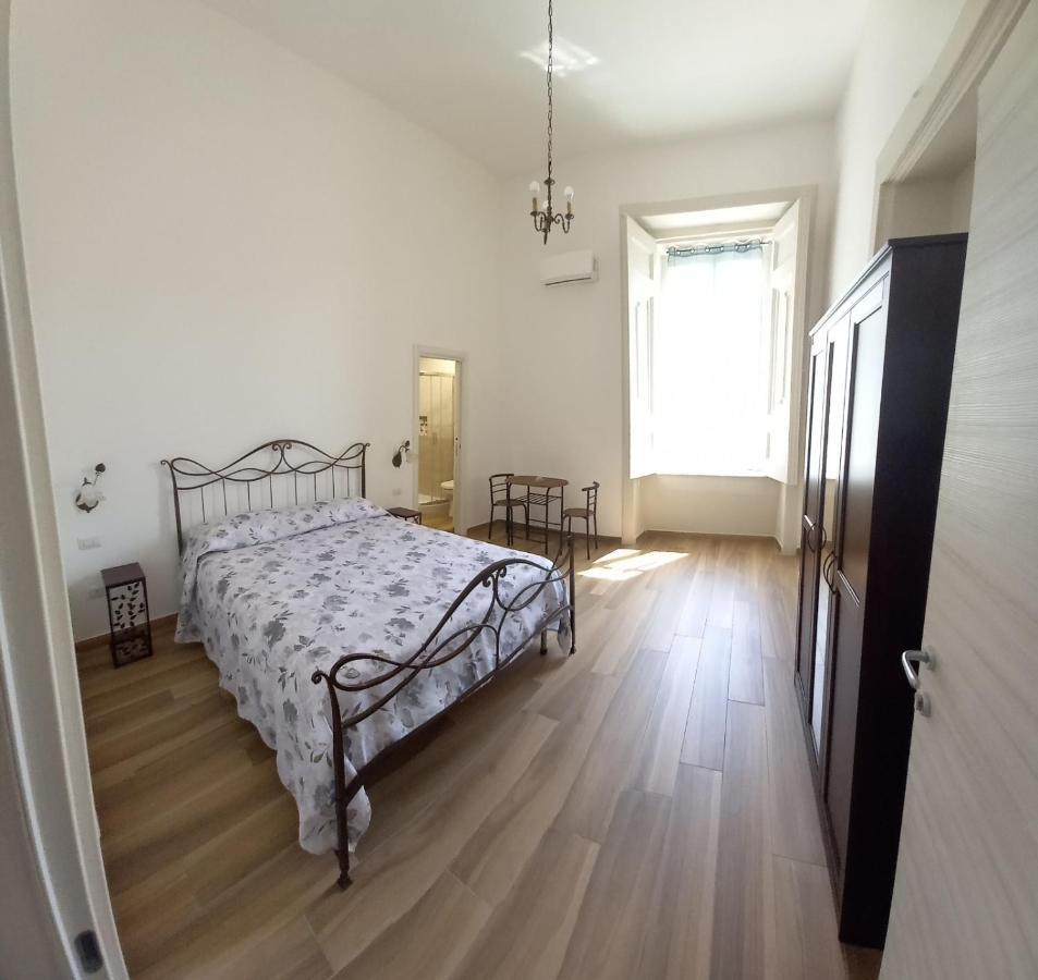 B&B Palazzo Sersale Napoli 외부 사진