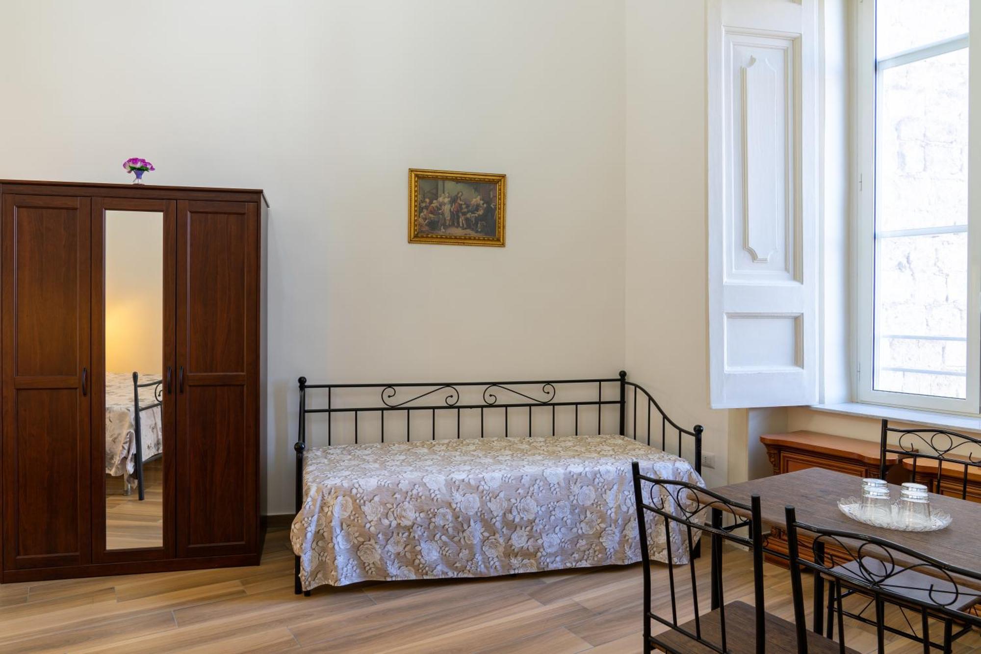 B&B Palazzo Sersale Napoli 외부 사진