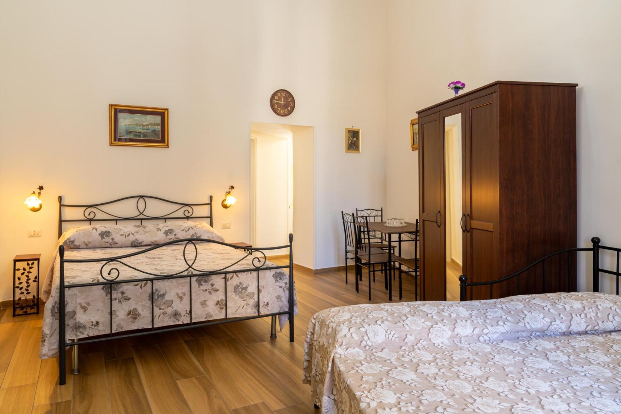 B&B Palazzo Sersale Napoli 외부 사진